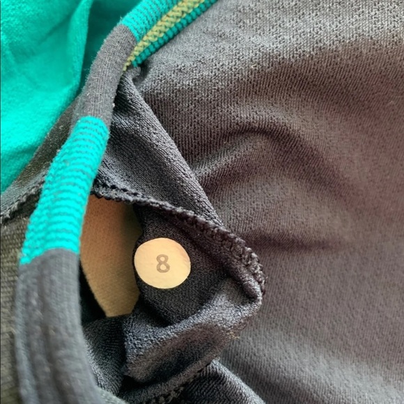 Lululemon no limits tank with CUPS included sz 8 - Picture 2 of 3